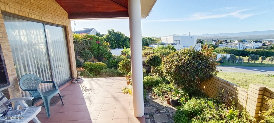 2 Bedroom Property for Sale in Wavecrest Eastern Cape